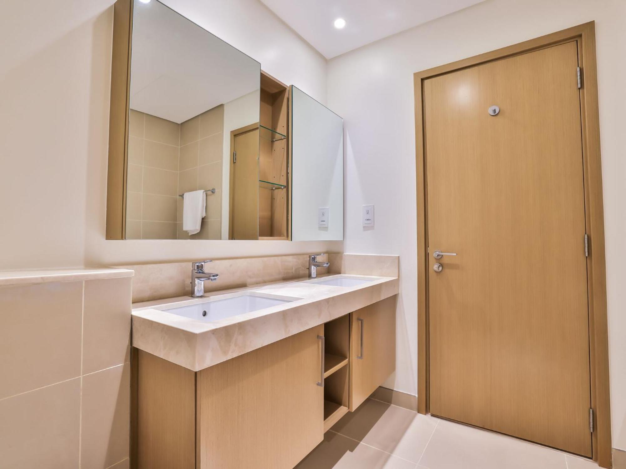 Luxurious Apartments Dubai Marina Views Pool Gym By Sojo Stay Екстериор снимка