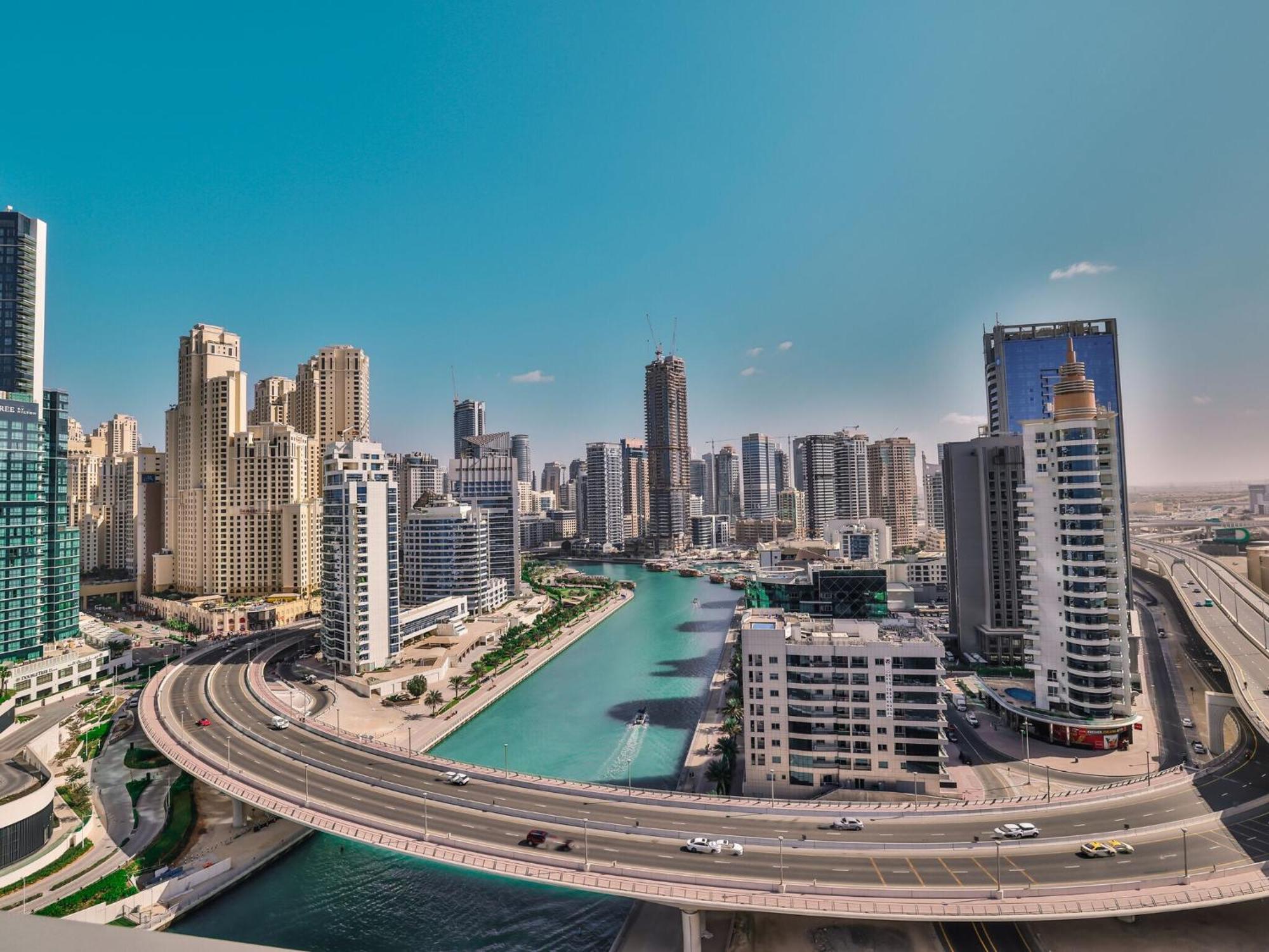 Luxurious Apartments Dubai Marina Views Pool Gym By Sojo Stay Екстериор снимка