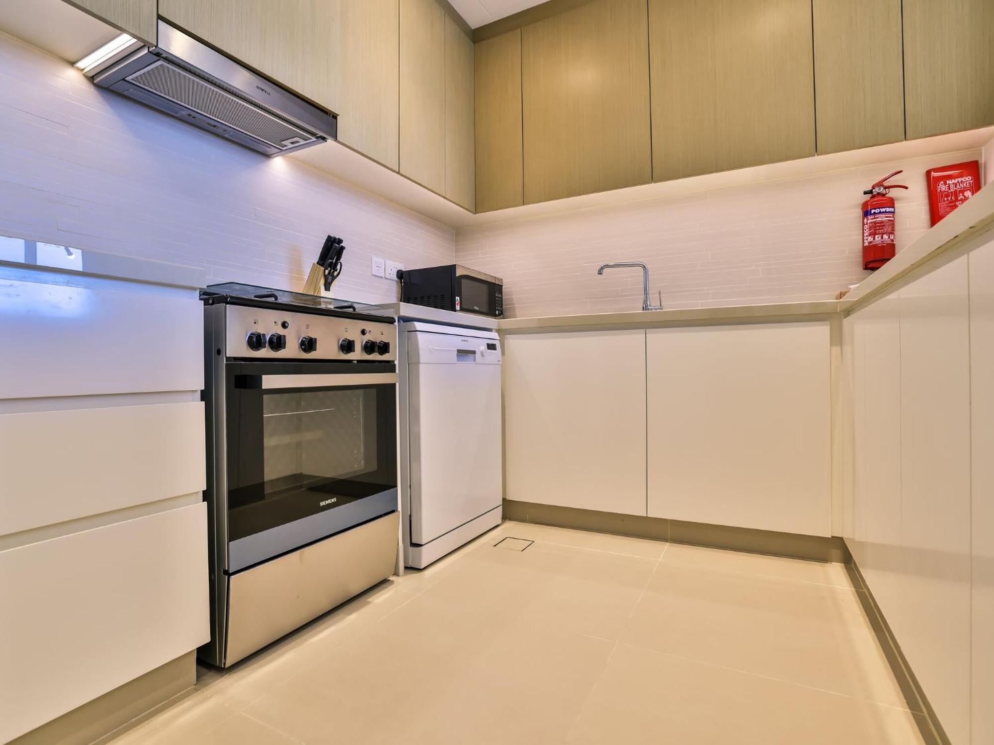 Luxurious Apartments Dubai Marina Views Pool Gym By Sojo Stay Екстериор снимка