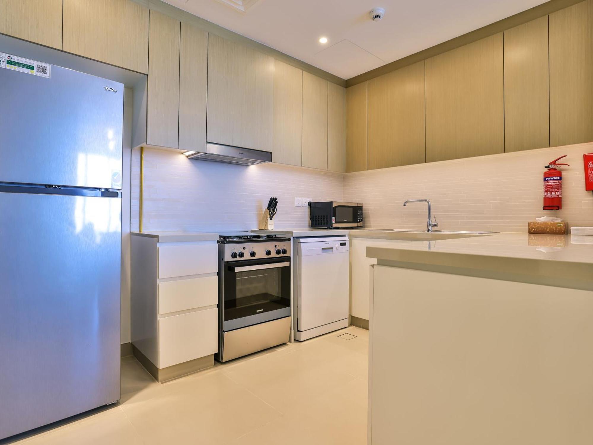 Luxurious Apartments Dubai Marina Views Pool Gym By Sojo Stay Екстериор снимка