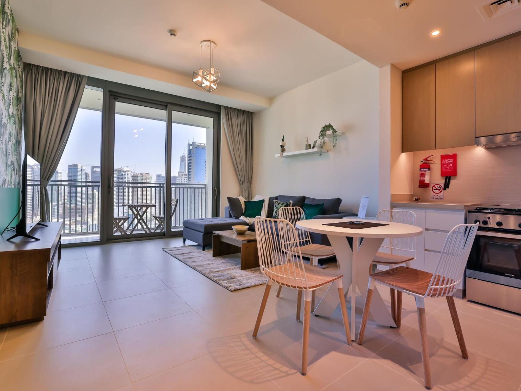 Luxurious Apartments Dubai Marina Views Pool Gym By Sojo Stay Екстериор снимка