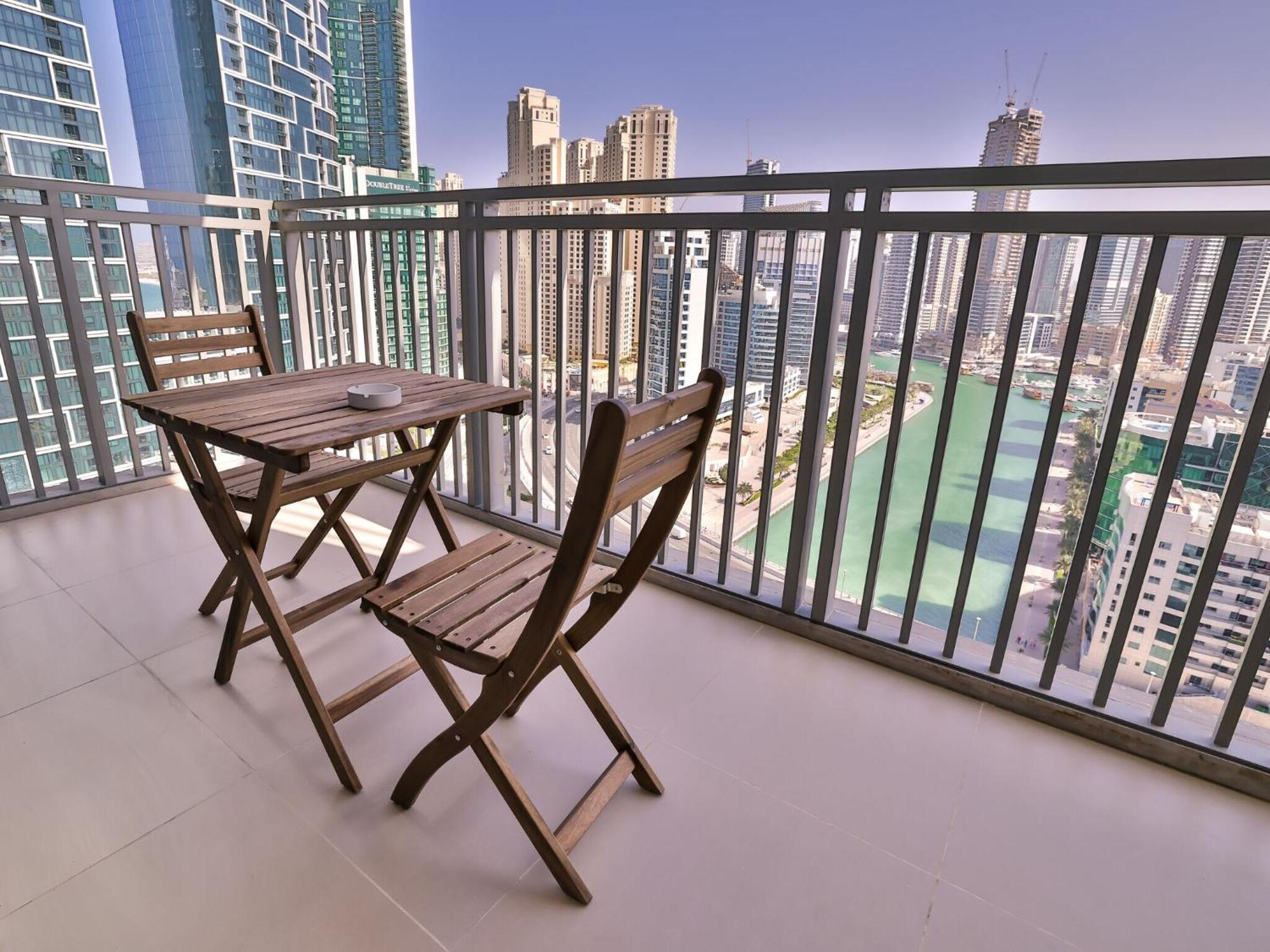 Luxurious Apartments Dubai Marina Views Pool Gym By Sojo Stay Екстериор снимка